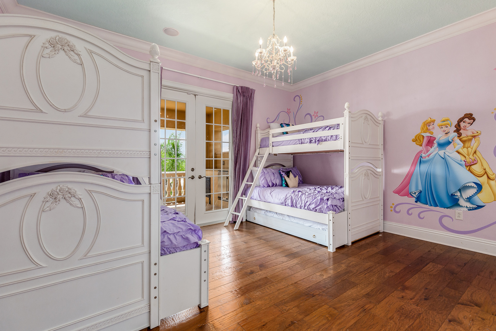 Kids can choose between the two sets of bunks