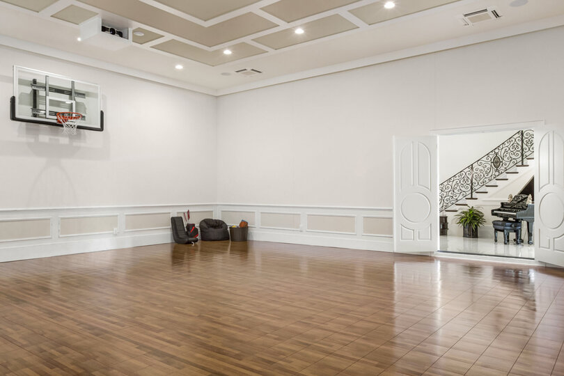 The sports hall/private ballroom with indoor basketball court will be a hit