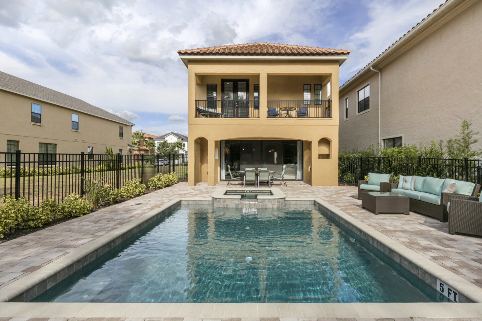Days and nights will be magical in this villa