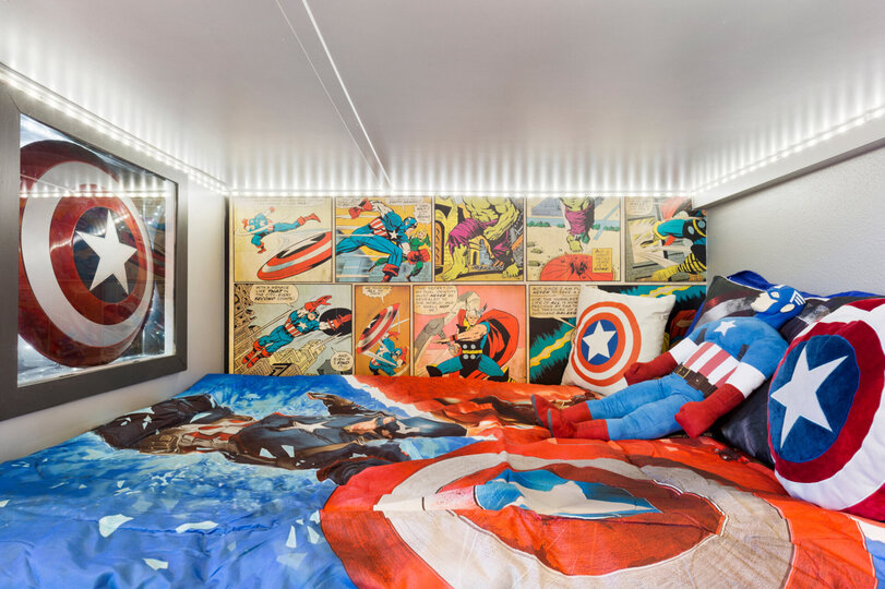 Hangout in the bottom bunk