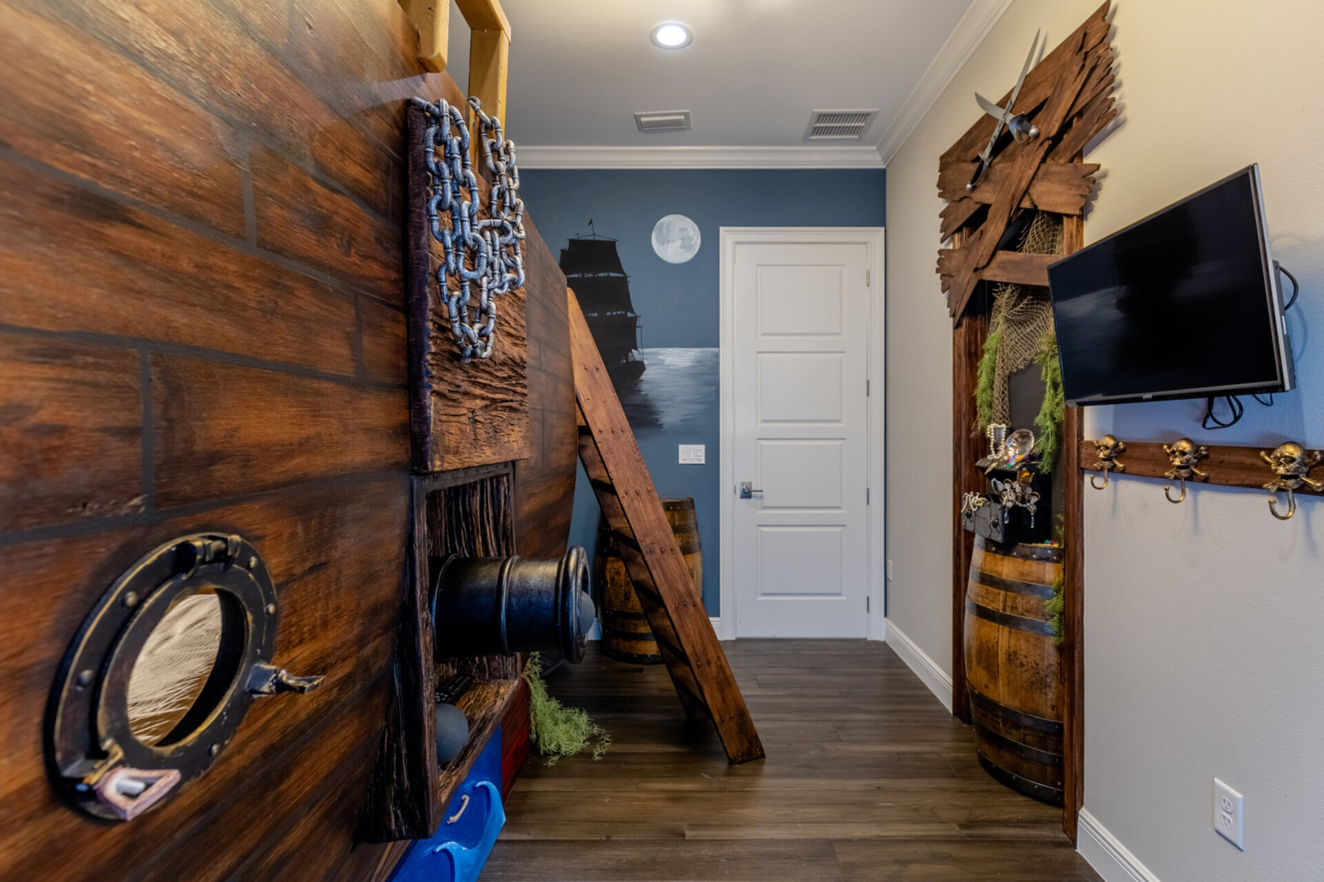 Your little pirates will love the custom-built pirate ship they get to sleep in