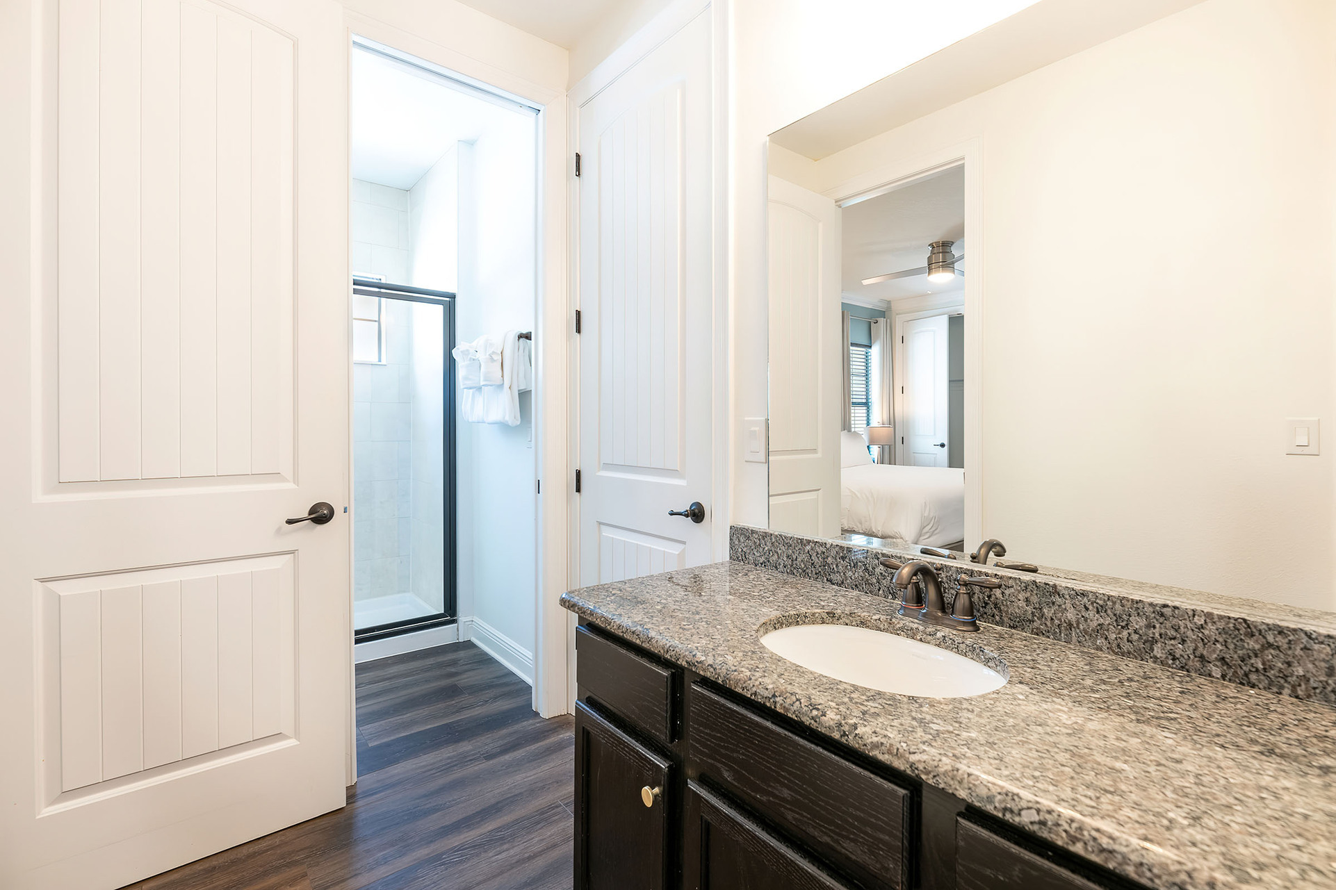 This en suite bathroom is shared between the princess-themed bedroom and the bedroom with a king-sized bed on the next slide