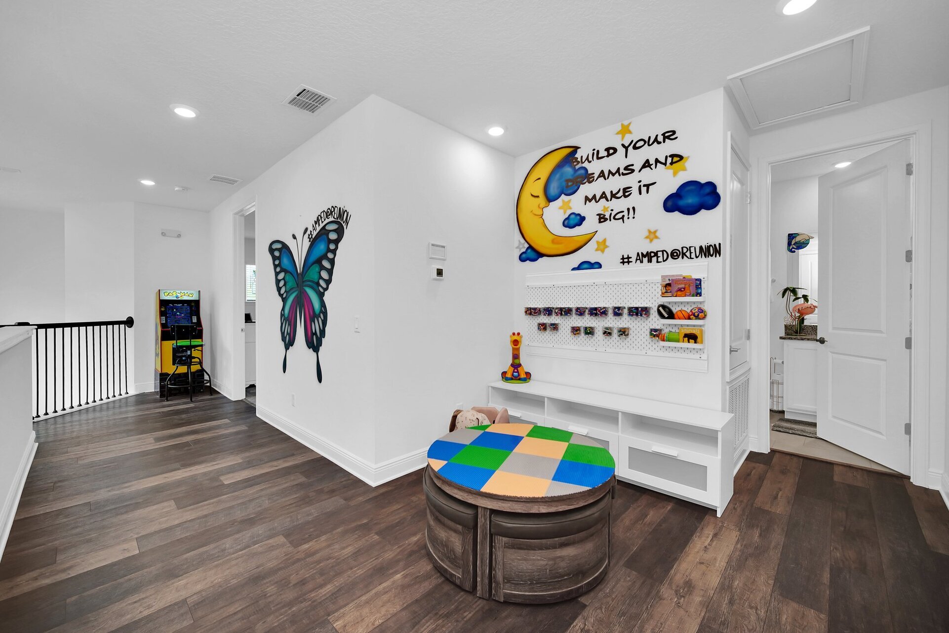Head upstairs where the smaller kids of the group will have a blast in this nook with books, toys and legos!