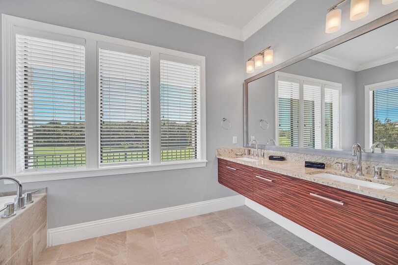 Elegant Oasis: 5 Bed Villa in Orlando,6633