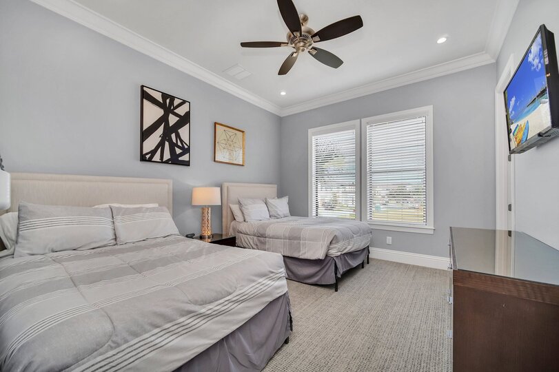 Elegant Oasis: 5 Bed Villa in Orlando,6633