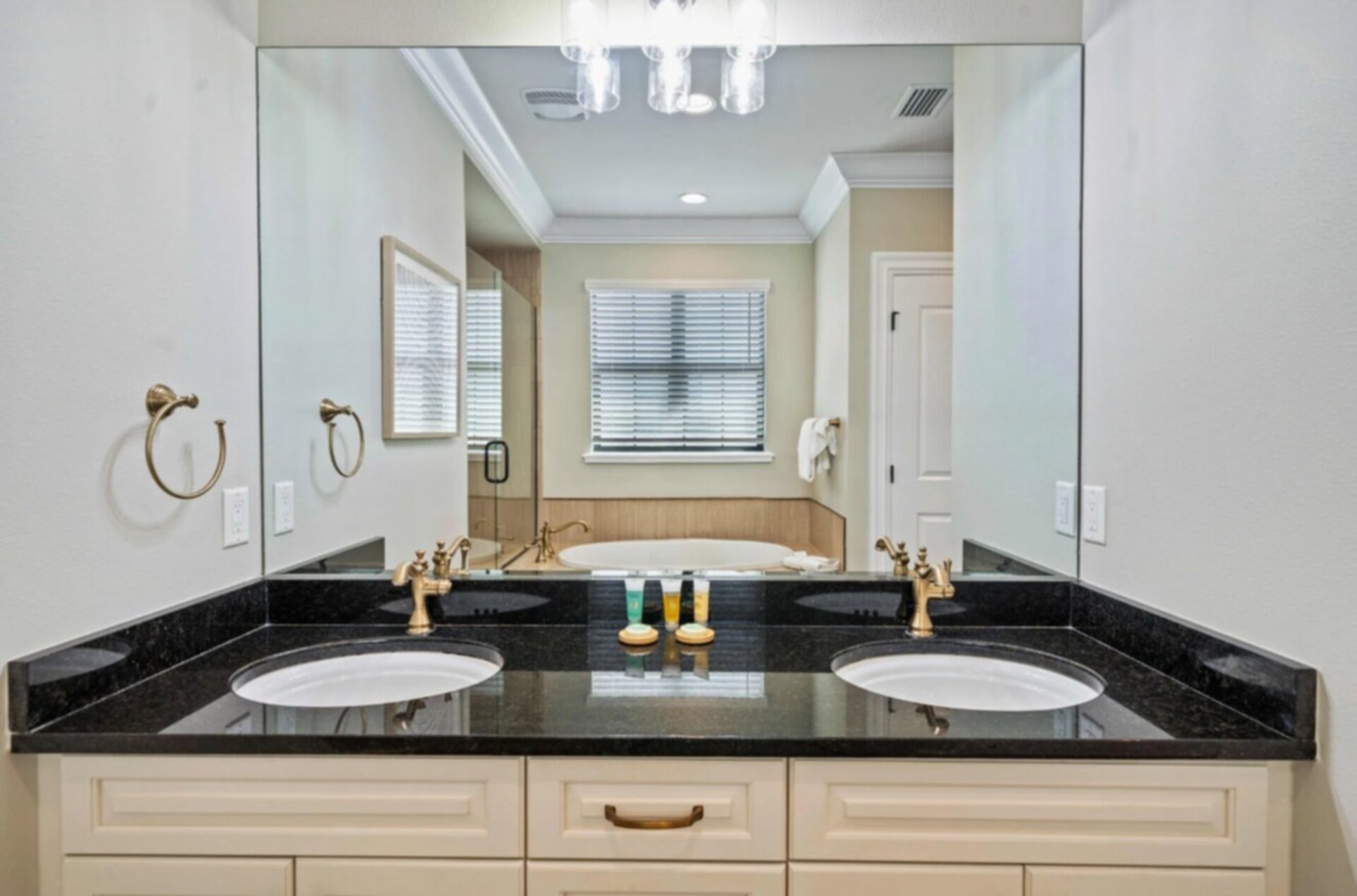 The en-suite bathroom has a walk-in shower