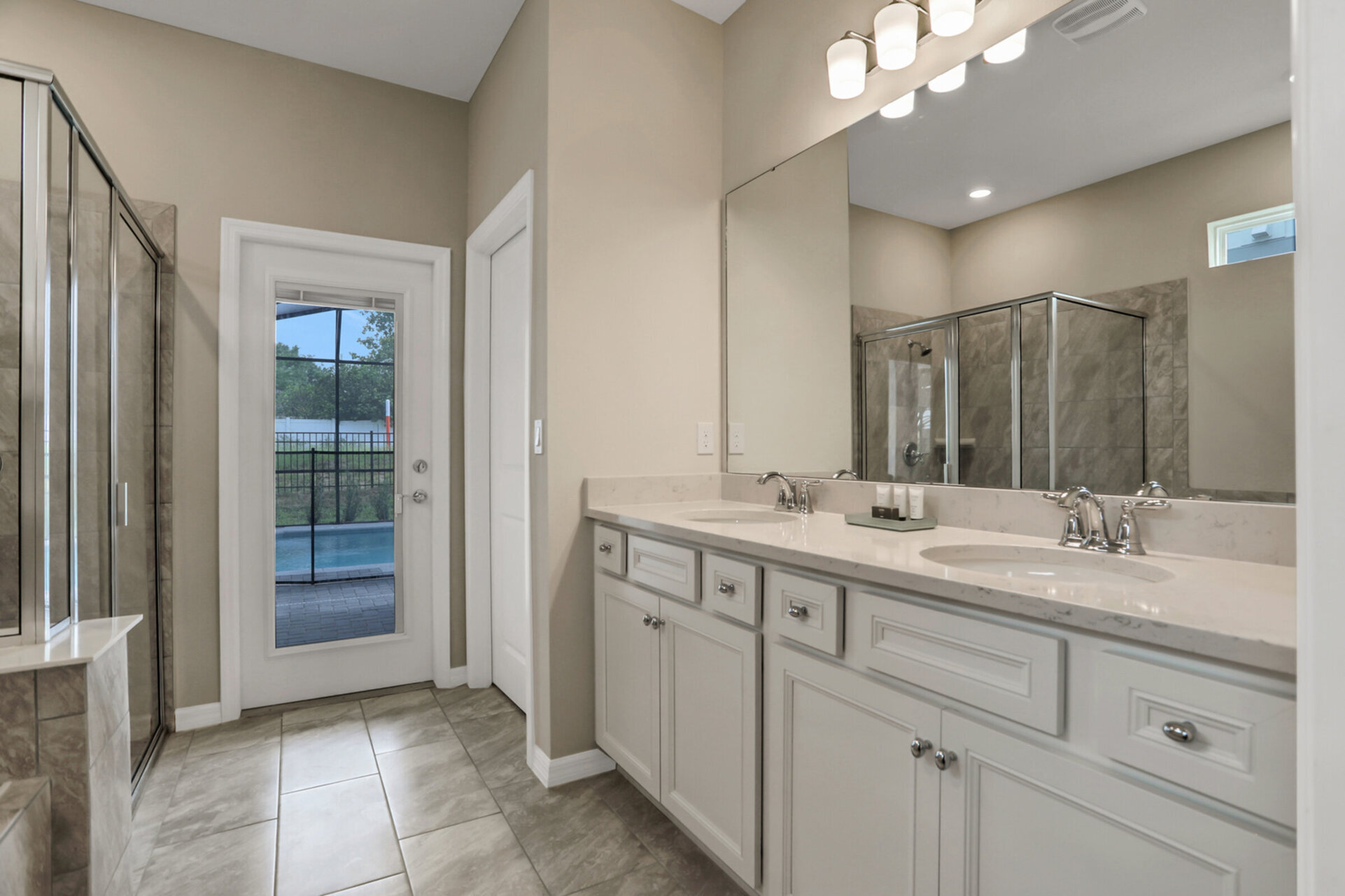 Serene Oasis: 7 Bedroom Villa in Orlando,6668