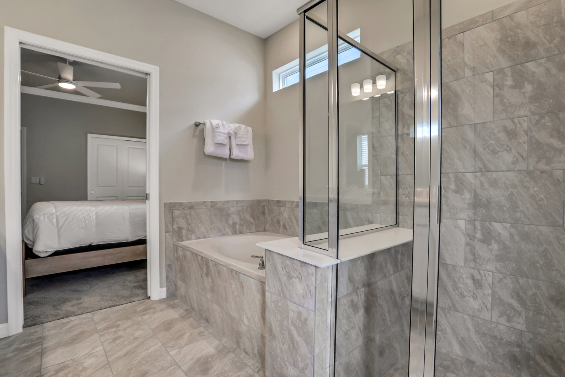 Serene Oasis: 7 Bedroom Villa in Orlando,6668
