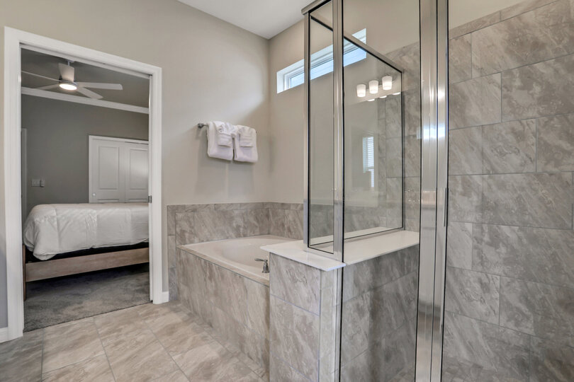 Serene Oasis: 7 Bedroom Villa in Orlando,6668