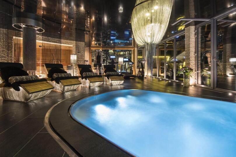 Matterhorn Views & Alpine Elegance, Luxury Valais Chalet 1407