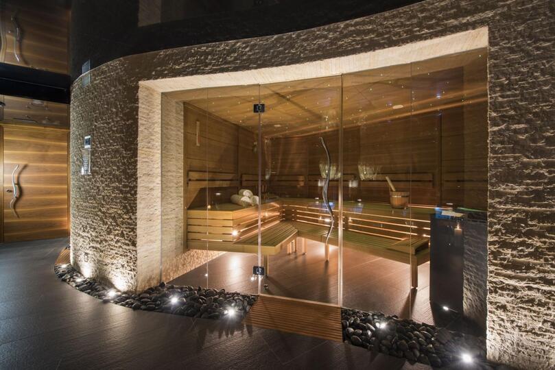Matterhorn Views & Alpine Elegance, Luxury Valais Chalet 1407