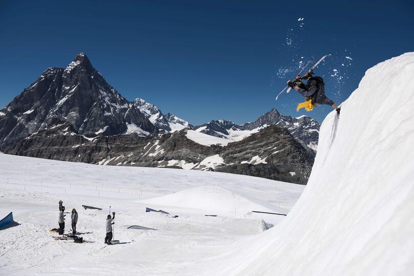 Matterhorn Views & Alpine Elegance, Luxury Valais Chalet 1407
