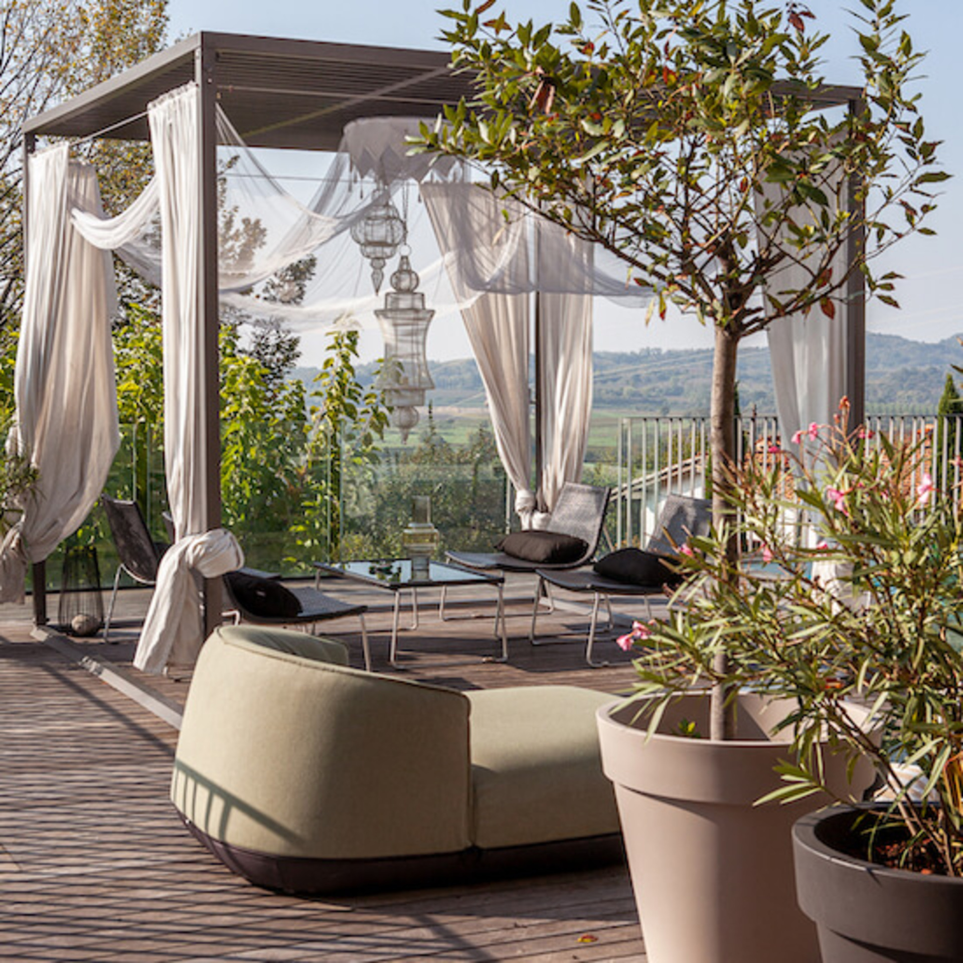 Escape to Paradise: Your Private Pool Awaits, Alma