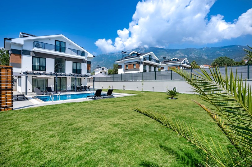 A Private Villa Escape Beneath the Sun 1030