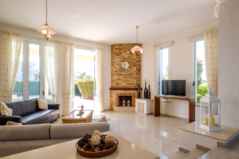 Luxury Villa with Mature Garden - 1390