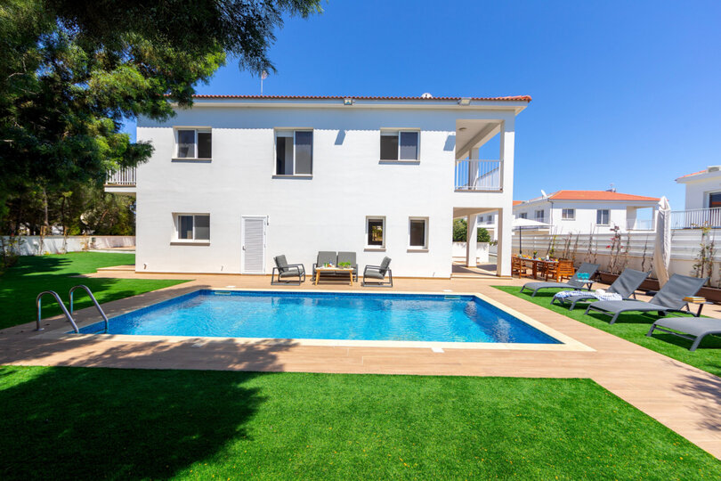 Ayia Napa Sanctuary: Beautiful 4 BR Villa, 1393