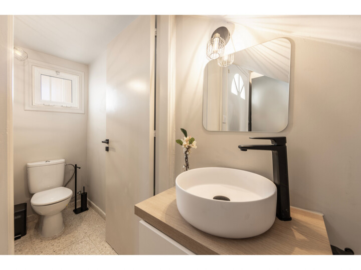Stylish in the Heart of Perivolia, Larnaca Villa 1402