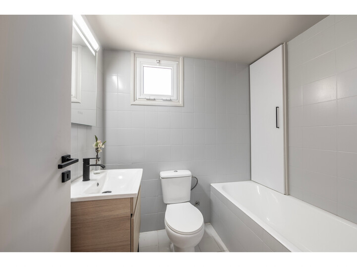 Stylish in the Heart of Perivolia, Larnaca Villa 1402