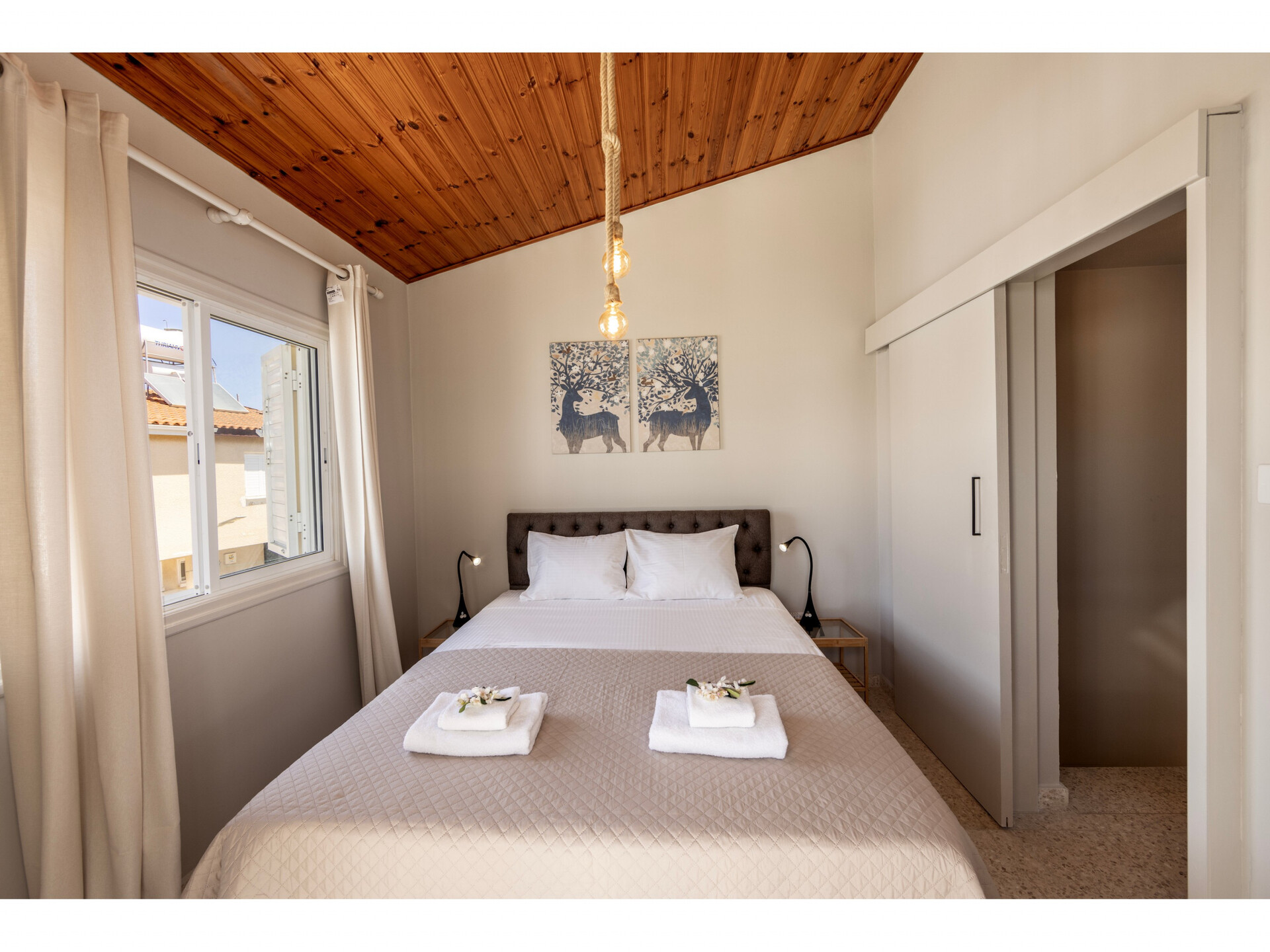 Stylish in the Heart of Perivolia, Larnaca Villa 1402