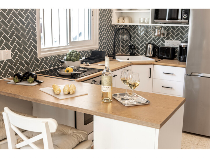 Stylish in the Heart of Perivolia, Larnaca Villa 1402