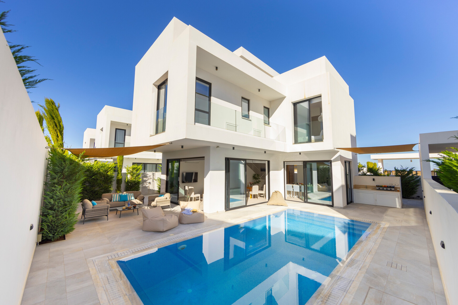 Serene 4 Bedroom Villa in Protaras, 1722