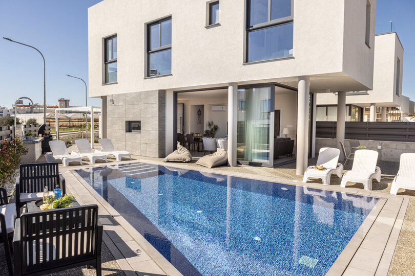 Charming Villa Retreat in Paralimni 1588