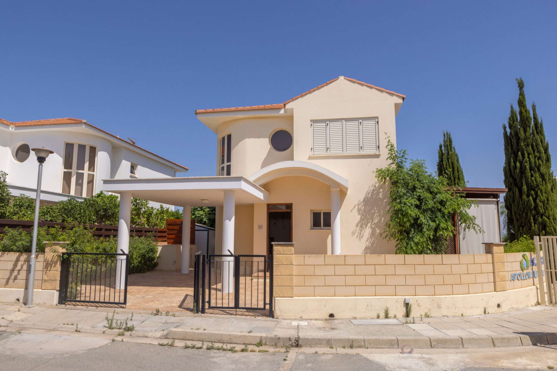 Cozy Villa with 3 Bedrooms in Larnaka 1000