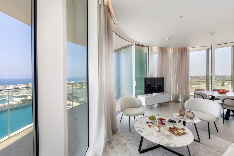 Secluded 3 Bedroom Oasis in City, 1007