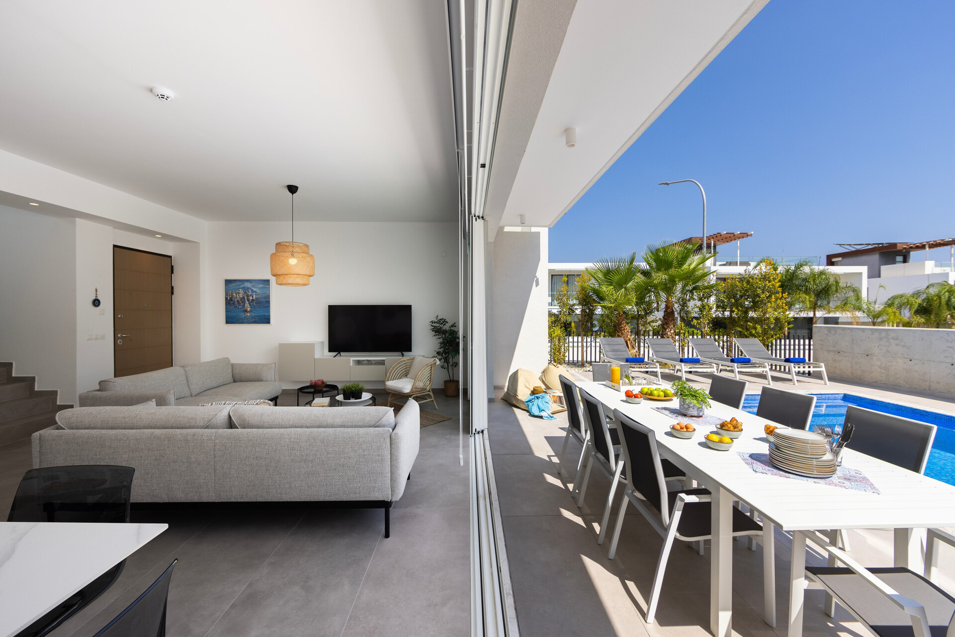 Tranquil Oasis: 6 Bedroom Villa in Protaras, 1727