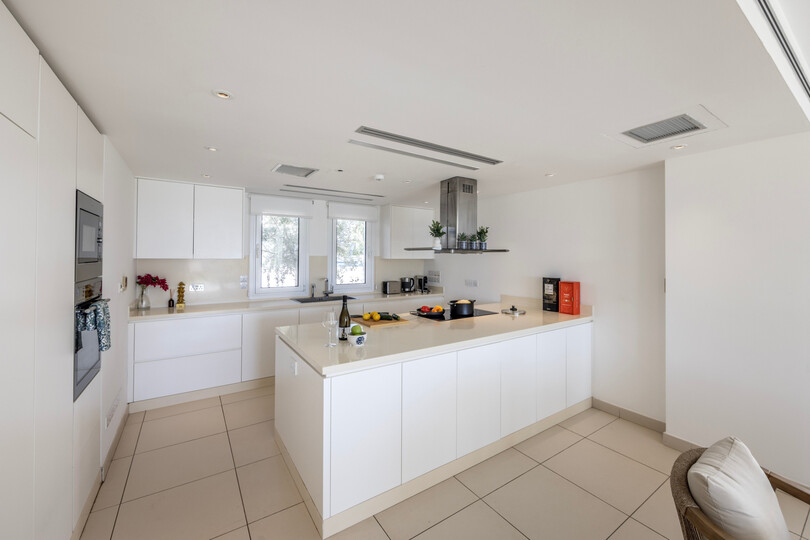 Serene Villa with 5 Bedrooms in Pernera 1543