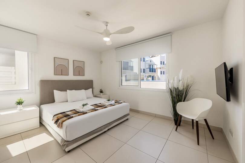 Serene Villa with 5 Bedrooms in Pernera 1543