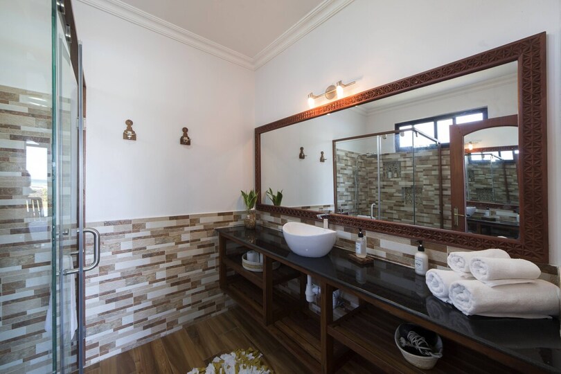 Luxury Beachfront Bliss Awaits in Zanzibar Paradise, 1002