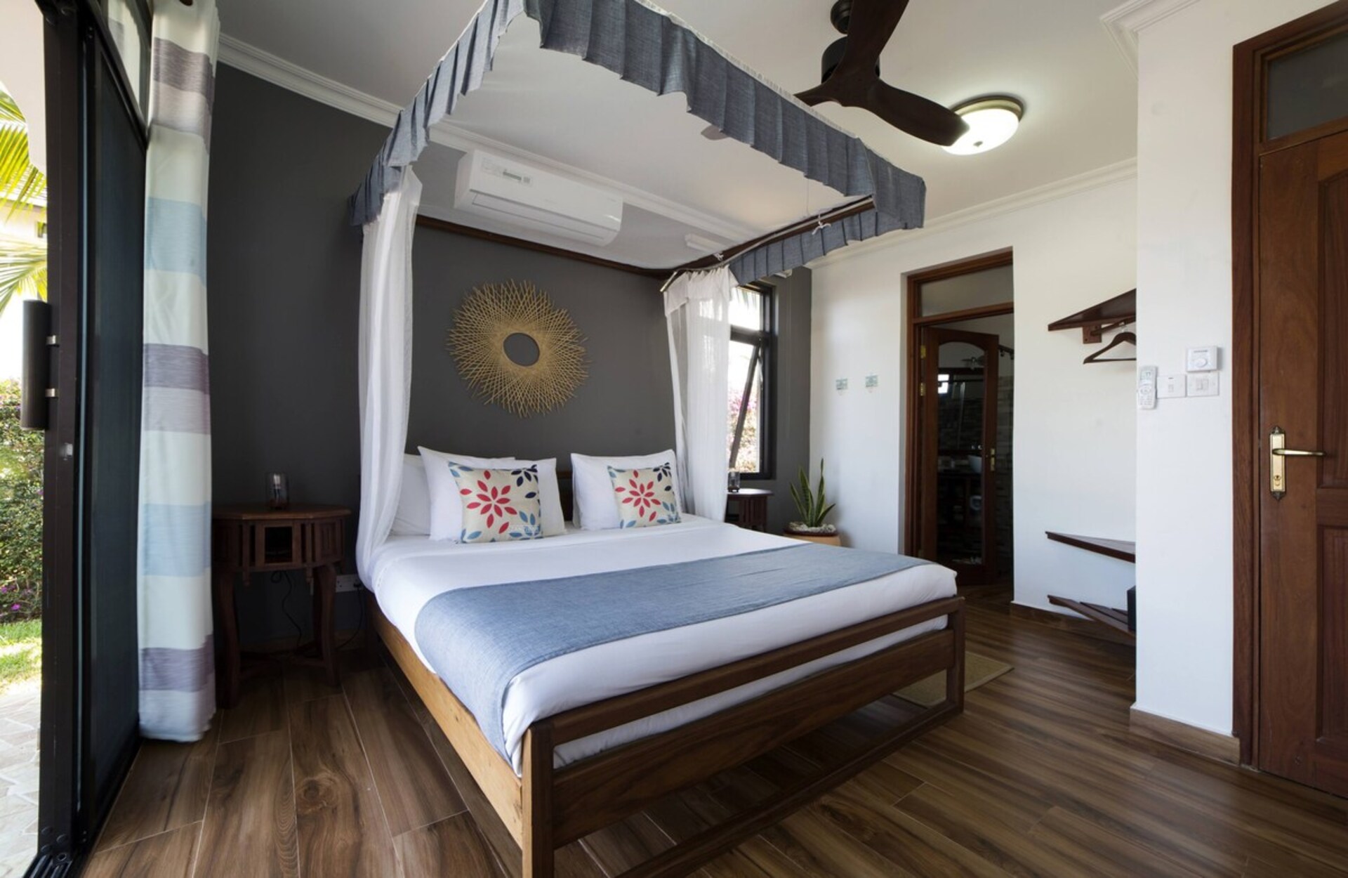 Luxury Beachfront Bliss Awaits in Zanzibar Paradise, 1002