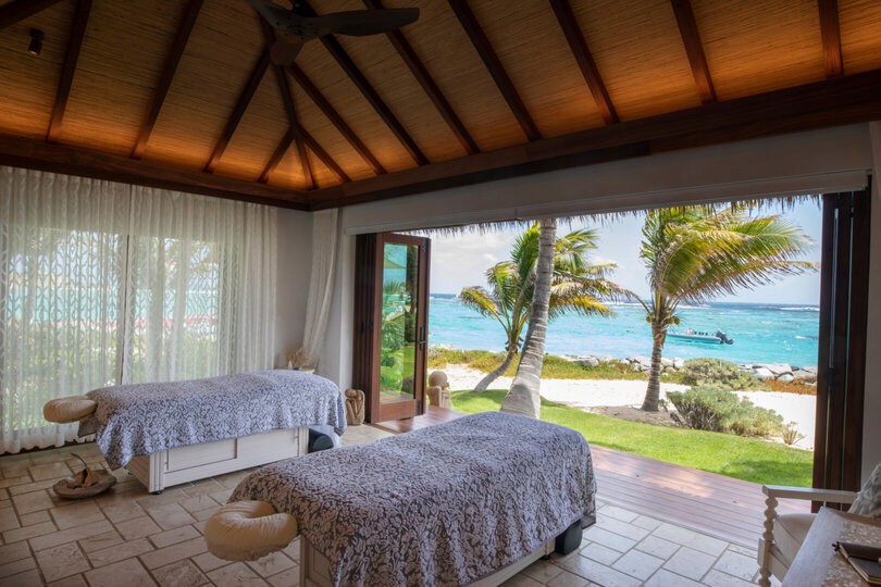 Ocean Breeze Balinese Suite 1008