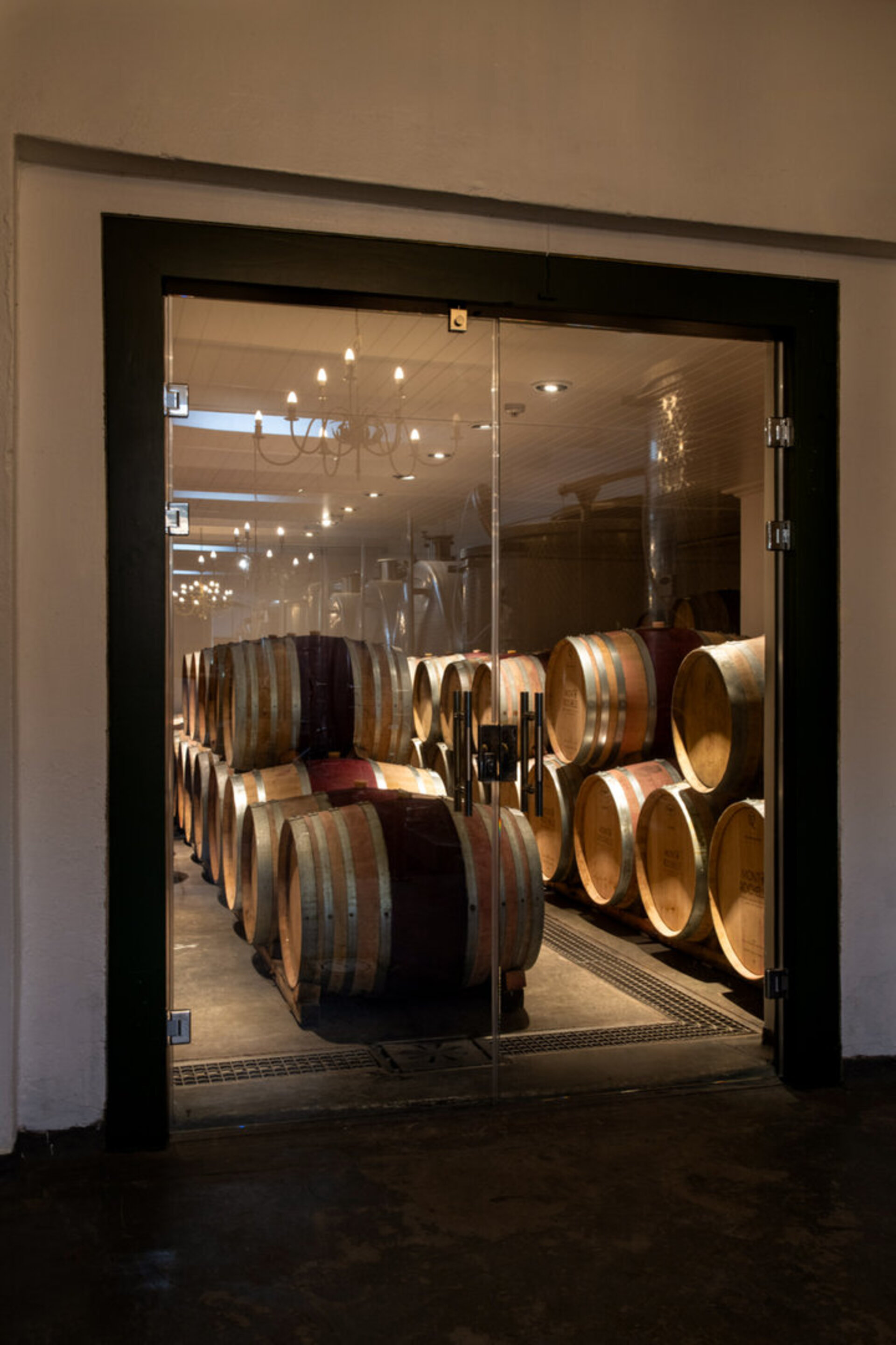 Elegant Shiraz Room with Vineyard & Mountain Views 1037