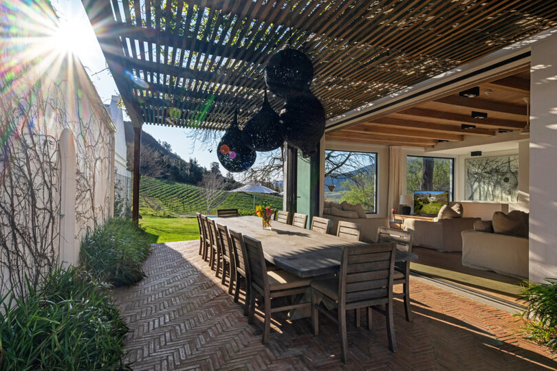 Elegant Merlot Room with Captivating Panoramas 1038