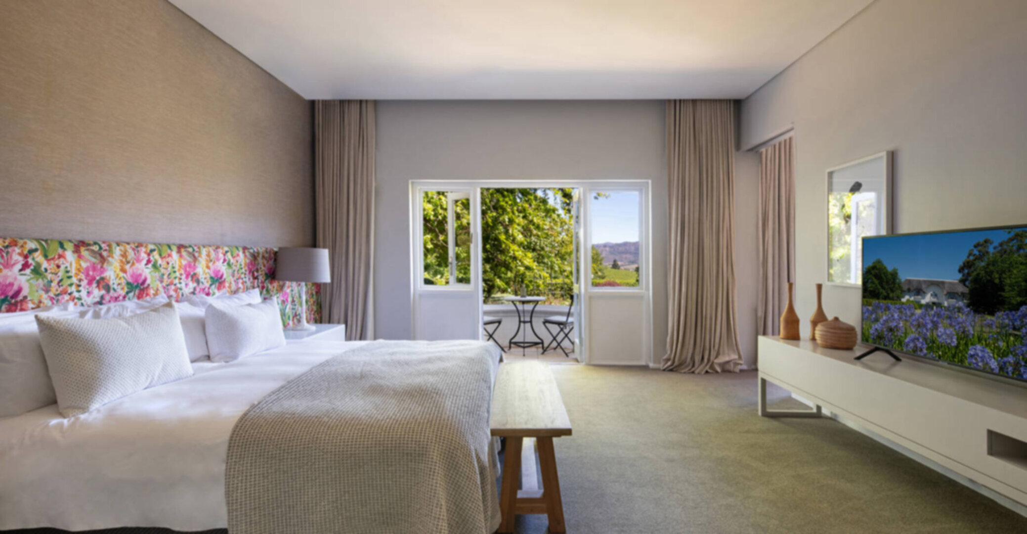 Elegant Pinotage Suites with Vineyard Mountain and Garden Views 1040