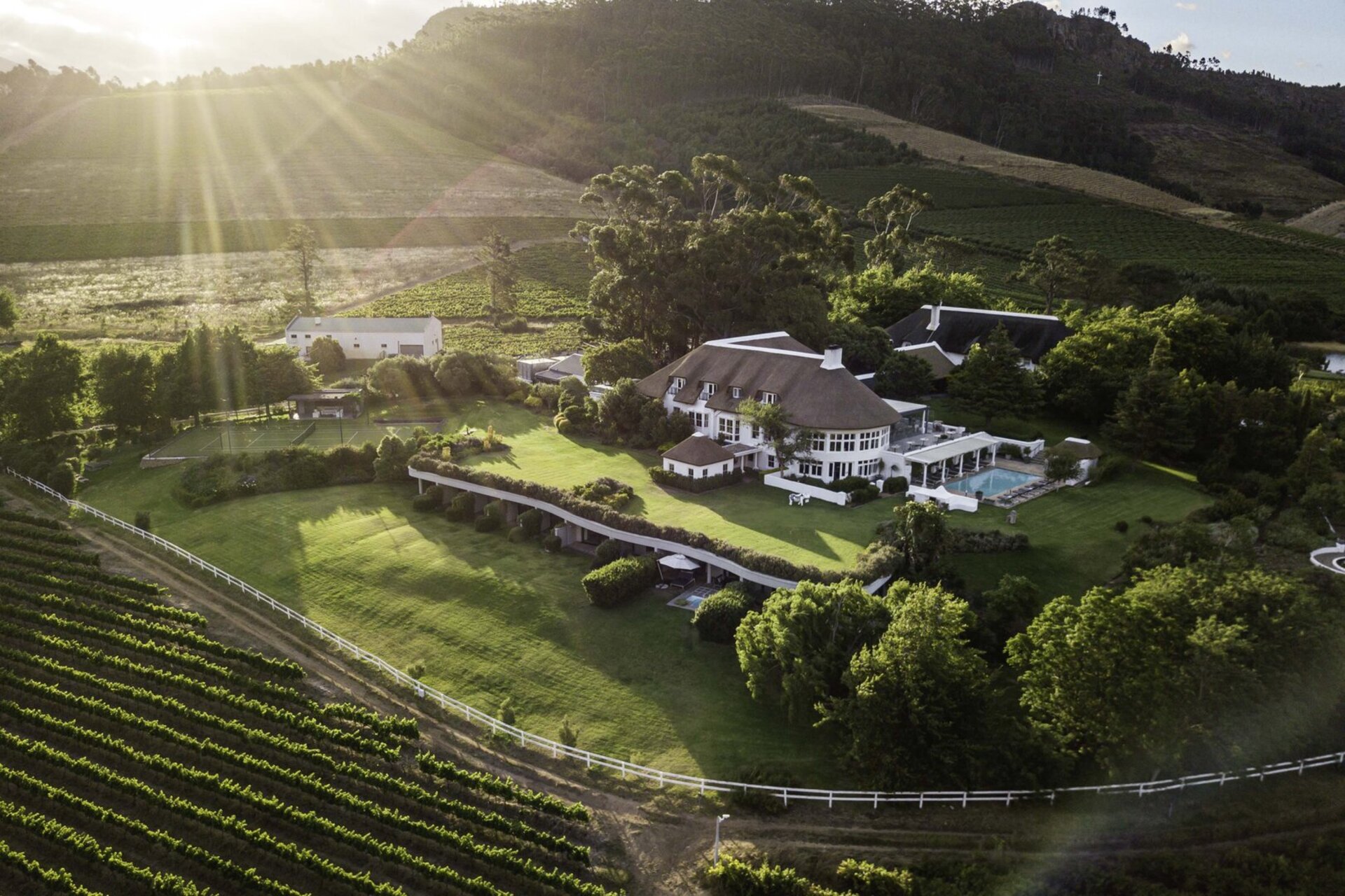 Chardonnay Room 1 with Manor Views 1044