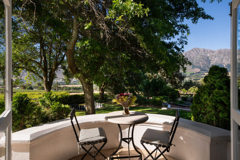 Chardonnay Room 1 with Manor Views 1044