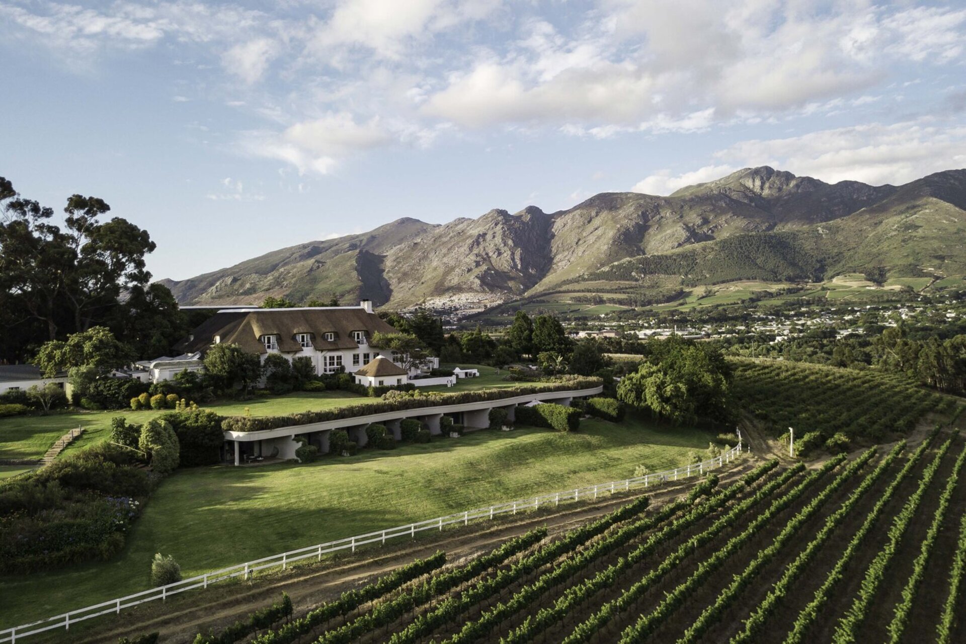 Chardonnay Room 1 with Manor Views 1044