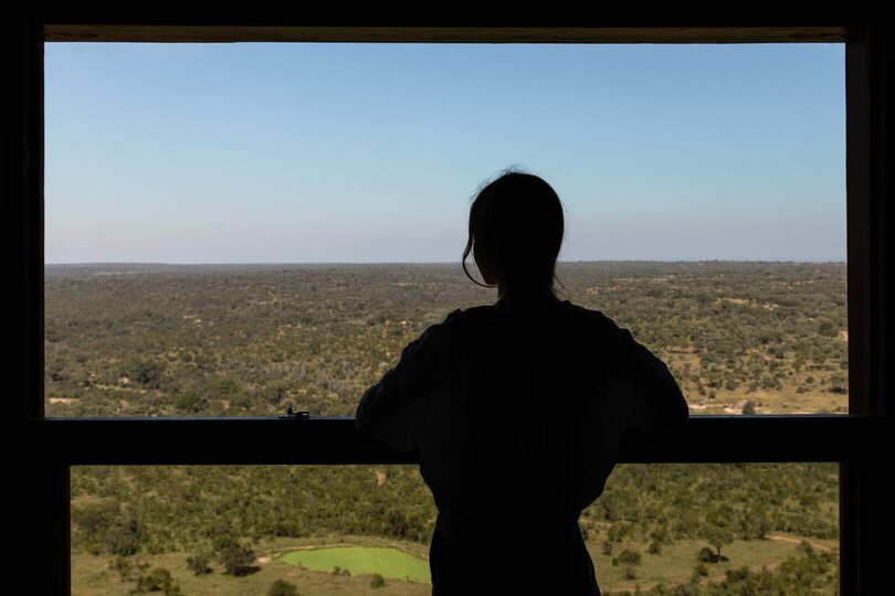 Cliffside Coastal Charm, Rock Cliff 1048