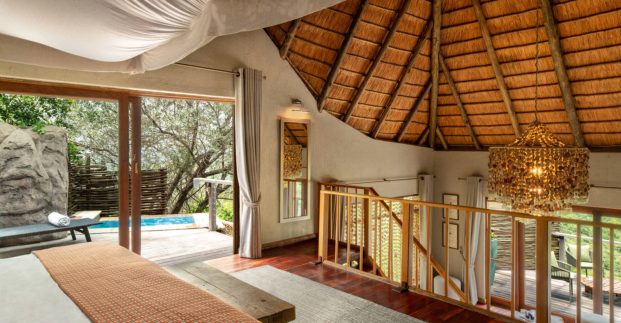 Master Suite with Infinity Pool, Rock Cliff 1050
