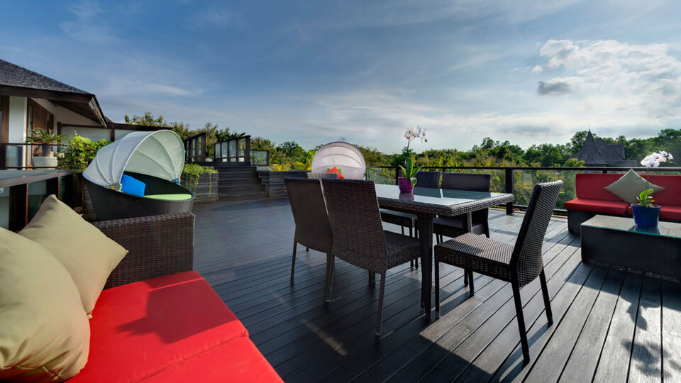 Outdoor dining area