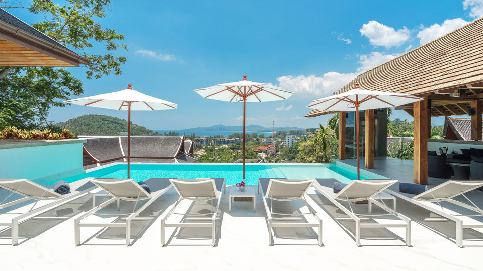 Sea View Zenith - Luxurious hilltop modern Thai haven