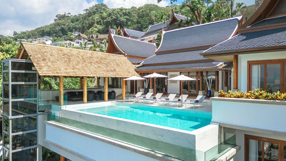 Sea View Zenith - Sunlit infinity pool and sun deck