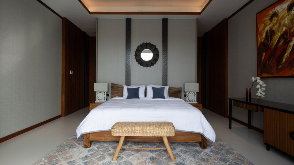 Villa BIE - Opulent bathrooms with freestanding bathtubs
