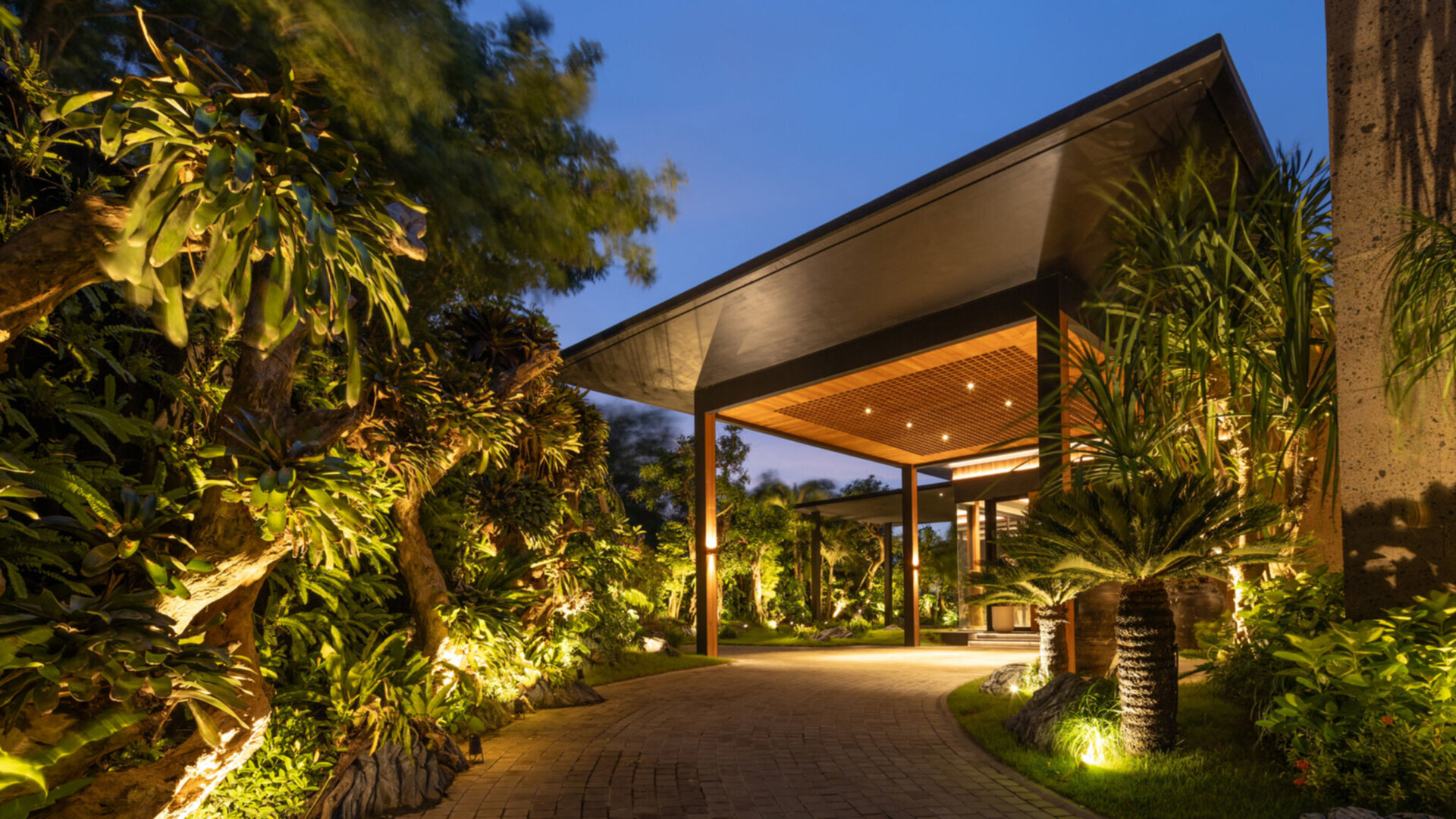 Villa BIE - The grand entrance