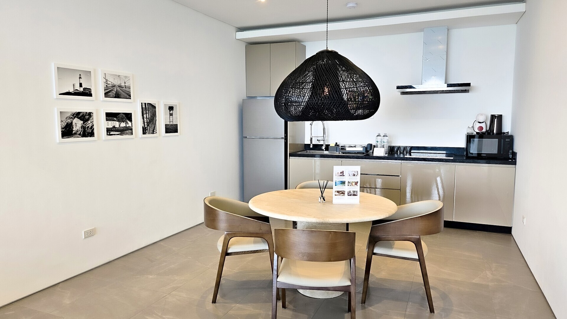 Golden Lotus - The Tranquil Villa - Level 2 living area overlooking the ocean