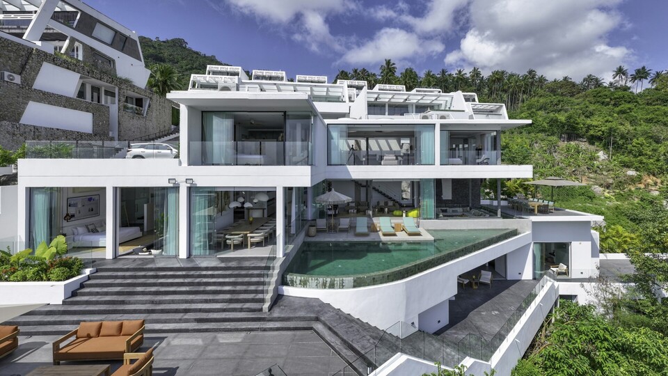Golden Lotus - Villa Vie - Modern mountainside luxury villa