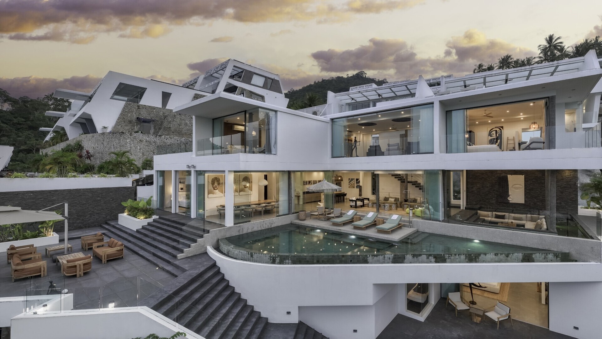 Golden Lotus - Villa Vie - Serene villa at nightfall